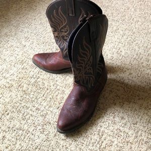 8.5 women’s cowboy boots